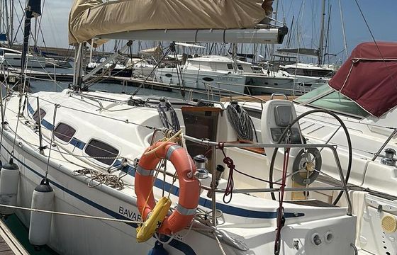 Sailboat Bavaria Cruiser 30 10m