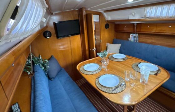 Sailboat Bavaria Cruiser 30 10m