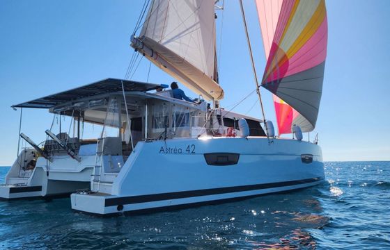 Catamaran FOUTAINE PAJOT ASTREA 42 12.4m
