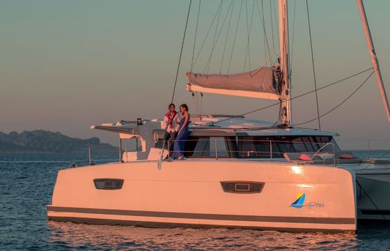 Catamaran FOUTAINE PAJOT ASTREA 42 12.4m