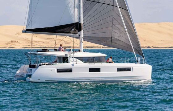 Catamaran Lagoon-Bénéteau Lagoon 46 - 4 + 2 cab. 13m