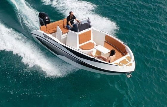 Motorboat Nireus Cl620 200hp