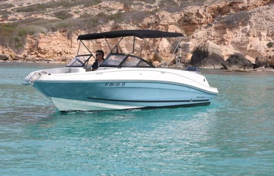 Motorboat Bayliner VR6 Bowrider 200hp