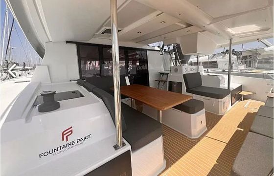 Catamaran Fountaine Pajot Astréa 42 12m
