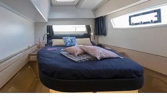 Catamaran Fountaine Pajot Astréa 42 12m