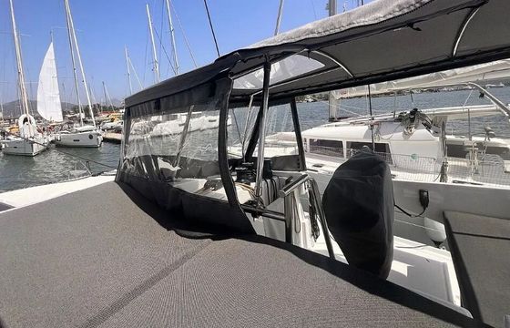Catamaran Fountaine Pajot Astréa 42 12m