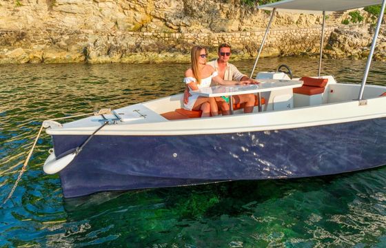Boat without licence  Lagoon 55 6hp