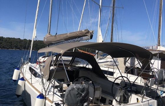 Sailboat Jeanneau Sun Odyssey 349 10m