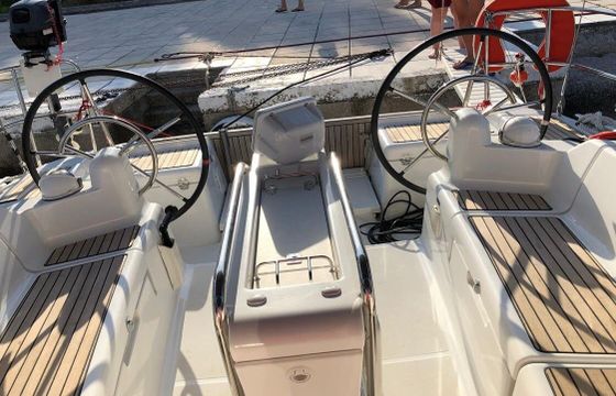 Sailboat Jeanneau Sun Odyssey 519 15.75m
