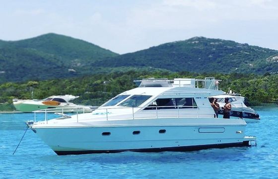 Motorboat Ferretti Fly 760hp