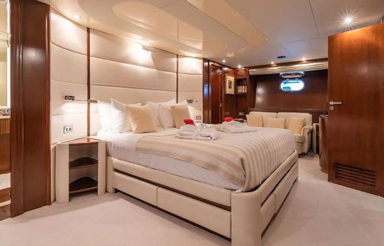 Motor yacht TECNOMARINE 120 2260hp
