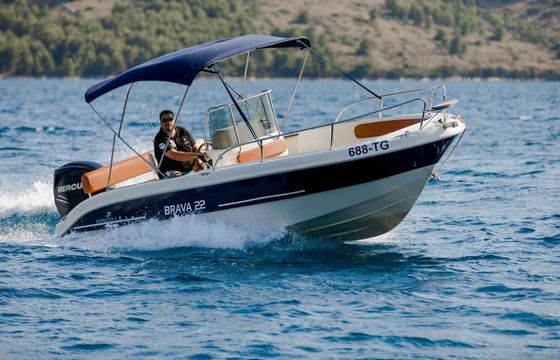 Motorboat Mingolla Brava 22 150hp