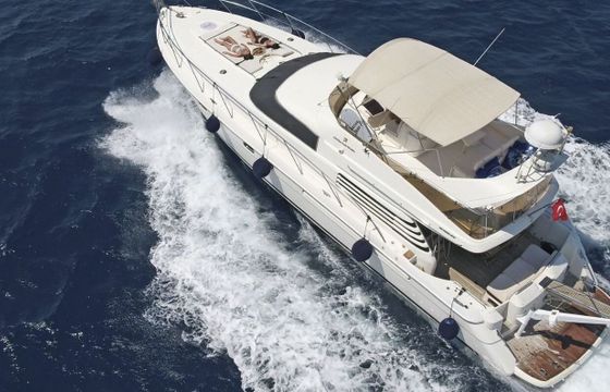 Motor yacht Fairline 65 Squadron 2000hp
