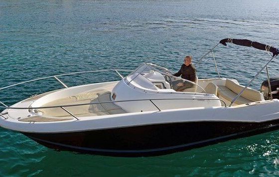 Motorboat Jeanneau Cap Camarat 7.55 250hp