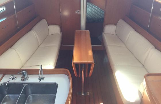 Sailboat BENETEAU FIRST 36.7 10.68m