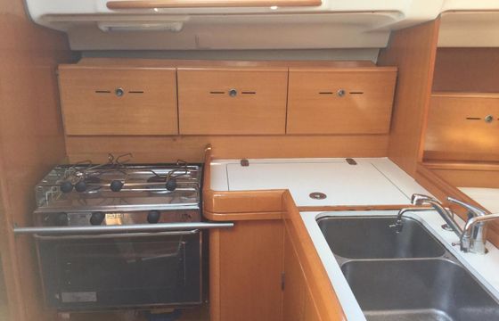 Sailboat BENETEAU FIRST 36.7 10.68m