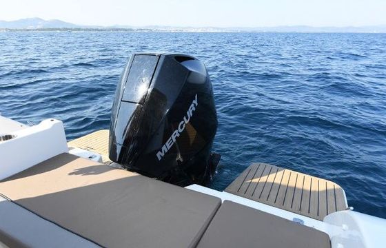 Motorboat Quicksilver Active 705 Weekend 200hp