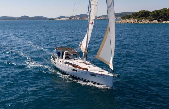 Sailboat Bénéteau Oceanis 41.1 12m