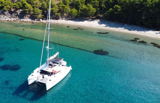 Catamaran LAGOON 450 F 13.96m