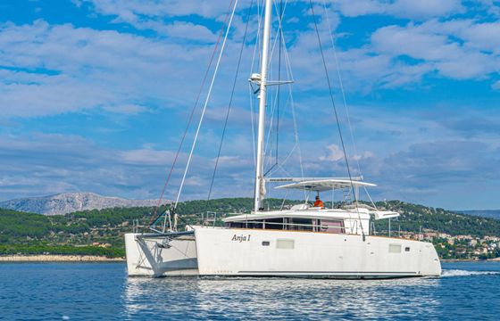 Catamaran LAGOON 450 F 13.96m