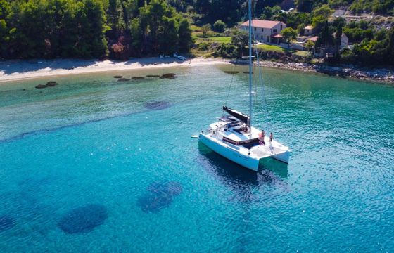 Catamaran LAGOON 450 F 13.96m