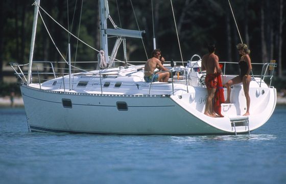 Sailboat BENETEAU OCEANIS 351 11m