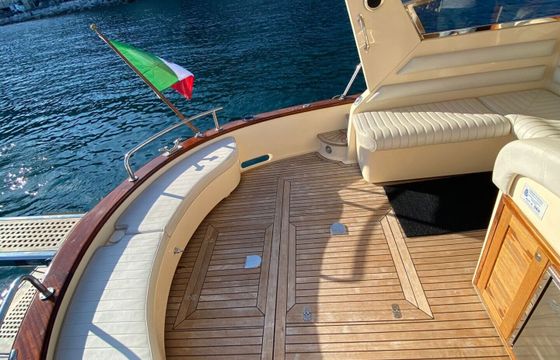 Motorboat Apreamare 38 Comfort 740hp