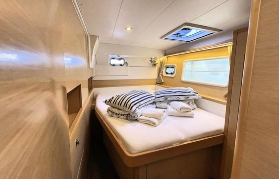 Catamaran Lagoon 400 S2 12m
