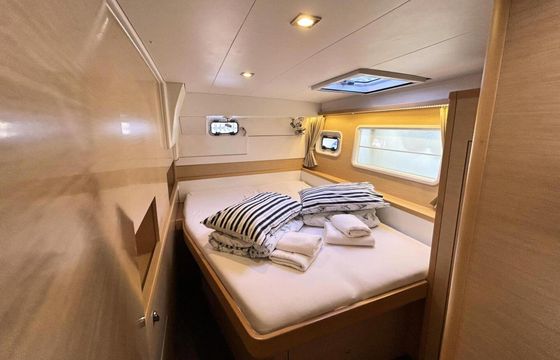 Catamaran Lagoon 400 S2 12m