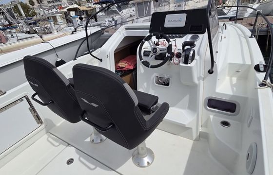 Motorboat Beneteau Flyer8 350hp