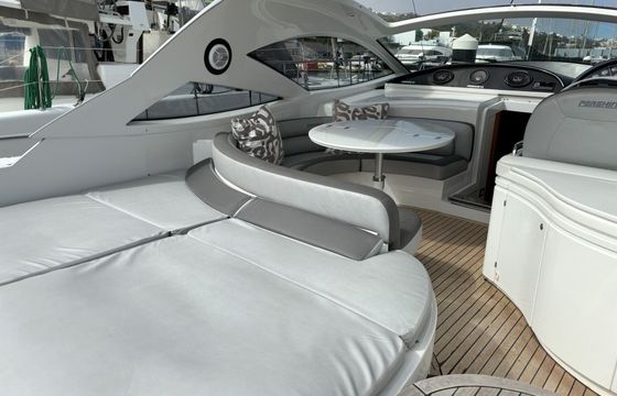 Motorboat Pershing 43 647hp