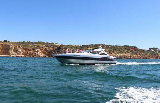Motorboat Pershing 43 647hp
