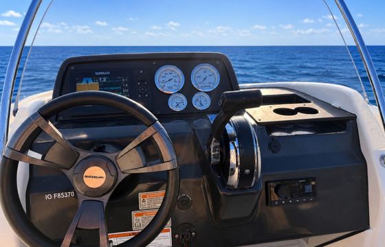 Motorboat Quicksilver Activ 555 Open 115hp