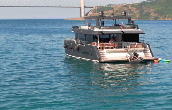 Catamaran Luxury Custom Power 20m