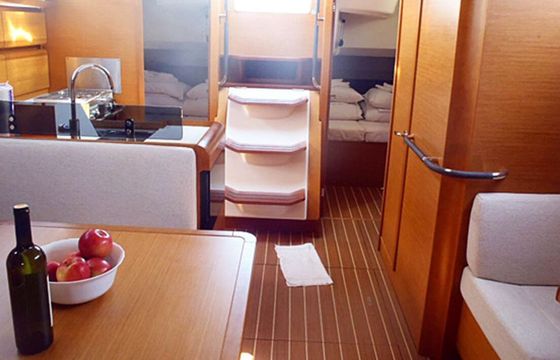 Sailboat Jeanneau Sun Odyssey 439 13.34m