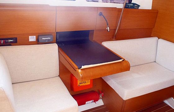 Sailboat Jeanneau Sun Odyssey 439 13.34m