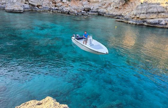 Motorboat Kreta Mare 5.5 walkaround