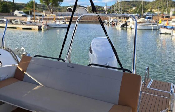 Motorboat Beneteau Flyer 8 Sundeck 300hp