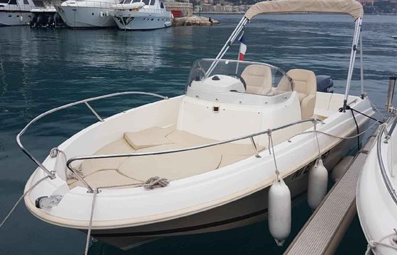 Motorboat JEANNEAU Cap camarat 555 style 100hp