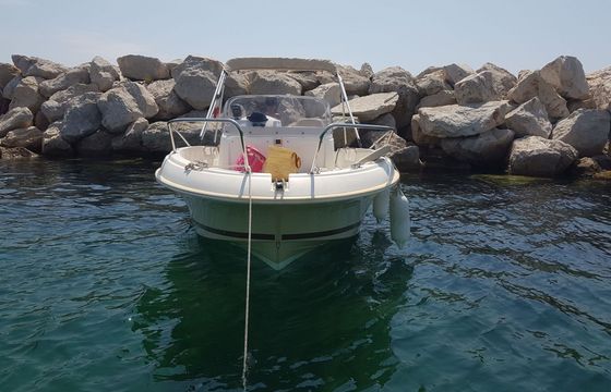 Motorboat JEANNEAU Cap camarat 555 style 100hp