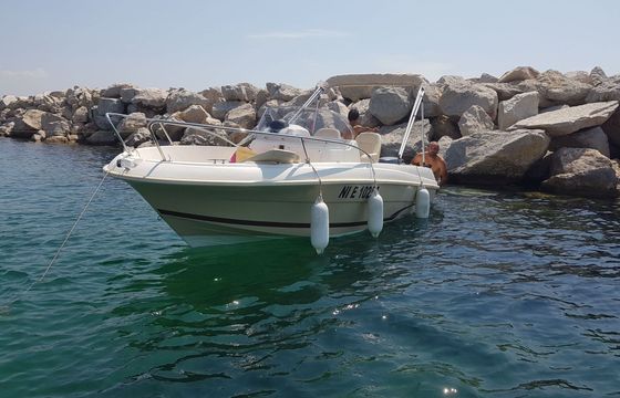 Motorboat JEANNEAU Cap camarat 555 style 100hp