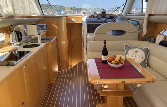 Motorboat Motor boat Altair-45 900hp