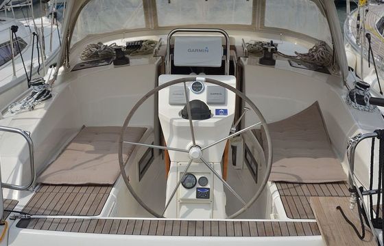 Sailboat BAVARIA CRUISER 36 11.3m