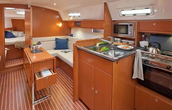 Sailboat BAVARIA CRUISER 36 11.3m