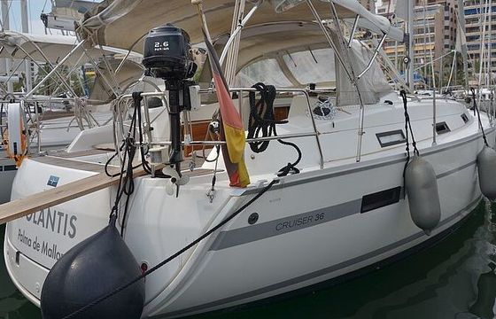 Sailboat BAVARIA CRUISER 36 11.3m