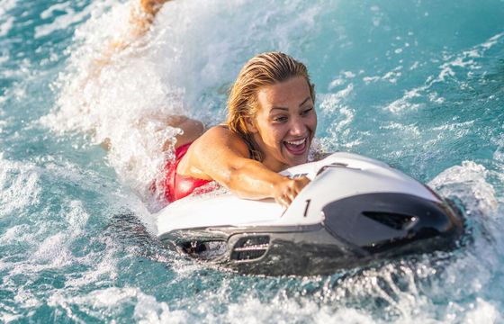 Motorboat x x 300hp