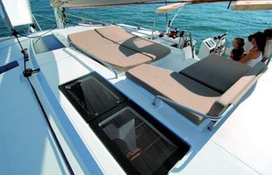 Catamaran FOUNTAINE PAJOT HELIA 44 13.3m