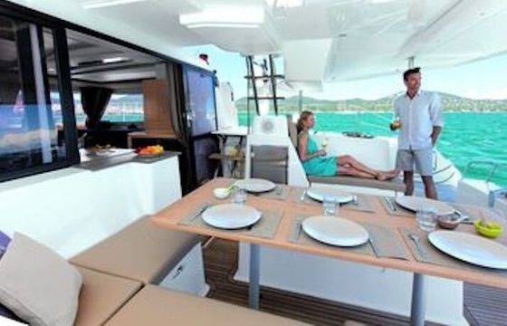 Catamaran FOUNTAINE PAJOT HELIA 44 13.3m