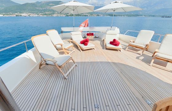 Motor yacht Ferretti Custom line 1300hp