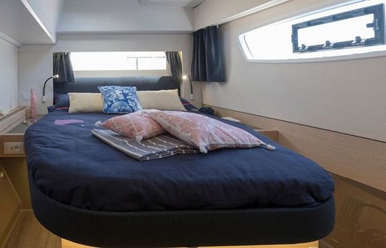 Catamaran Fountaine Pajot Astréa 42 12.58m